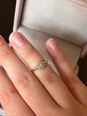 Vintage Gold Floral Cluster Diamond Ring